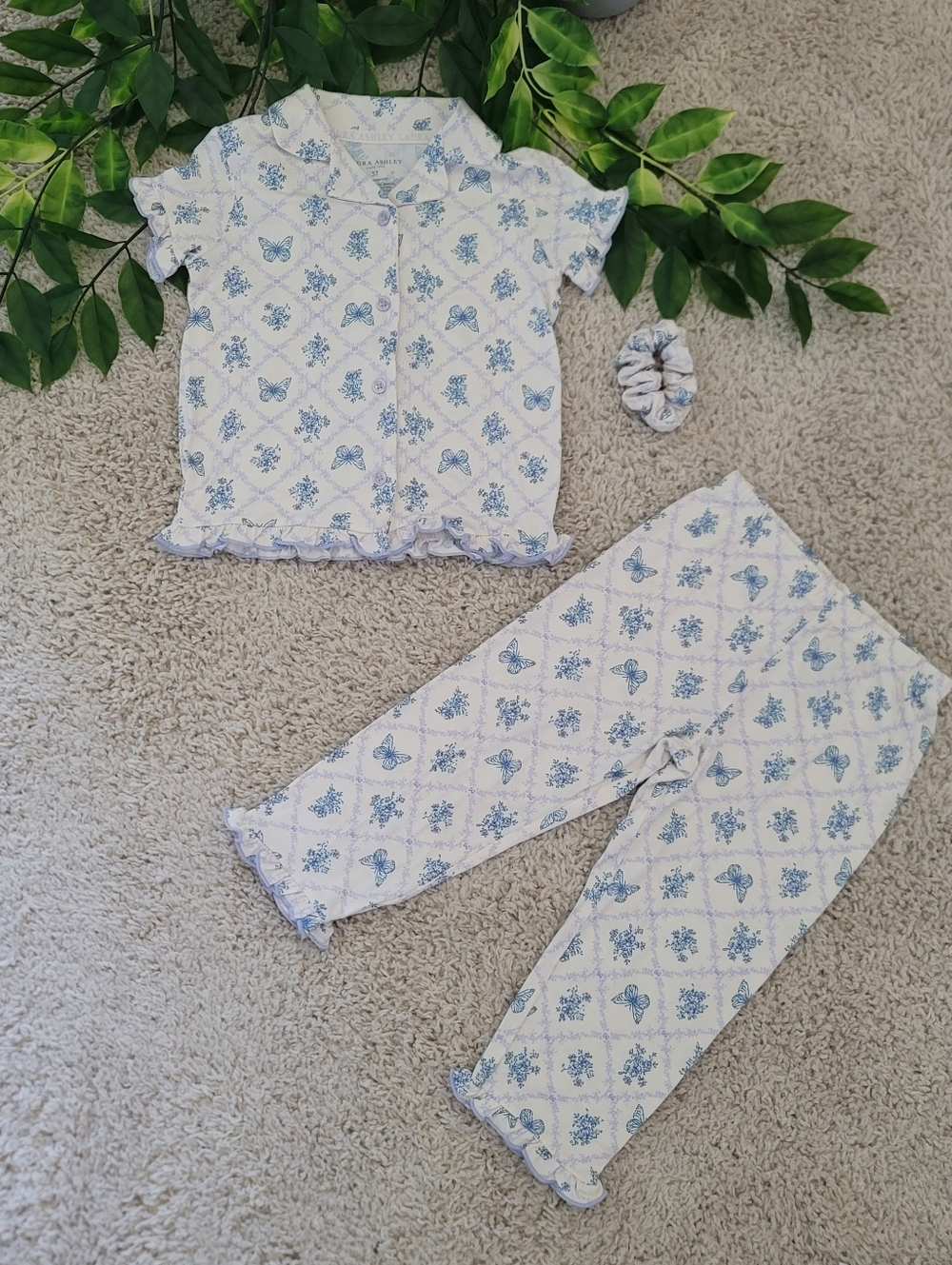 Toddler Girl Floral & Butterflies Ruffled Pajamas + Scrunchie (3T)
